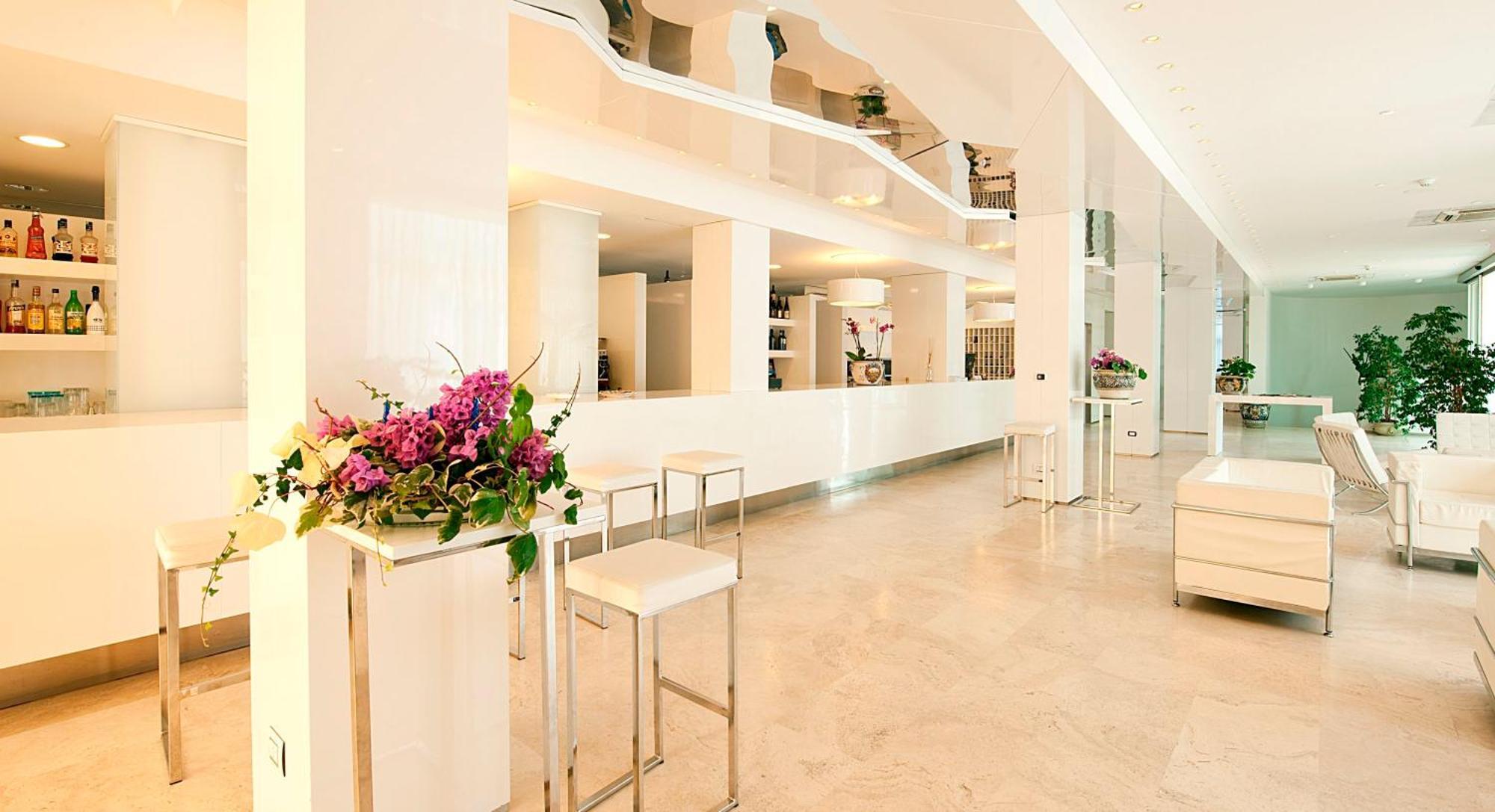 Hotel Excelsior Васто Екстериор снимка