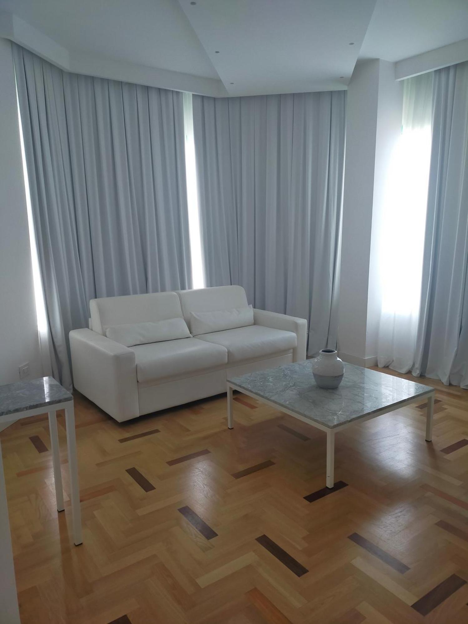 Hotel Excelsior Васто Екстериор снимка